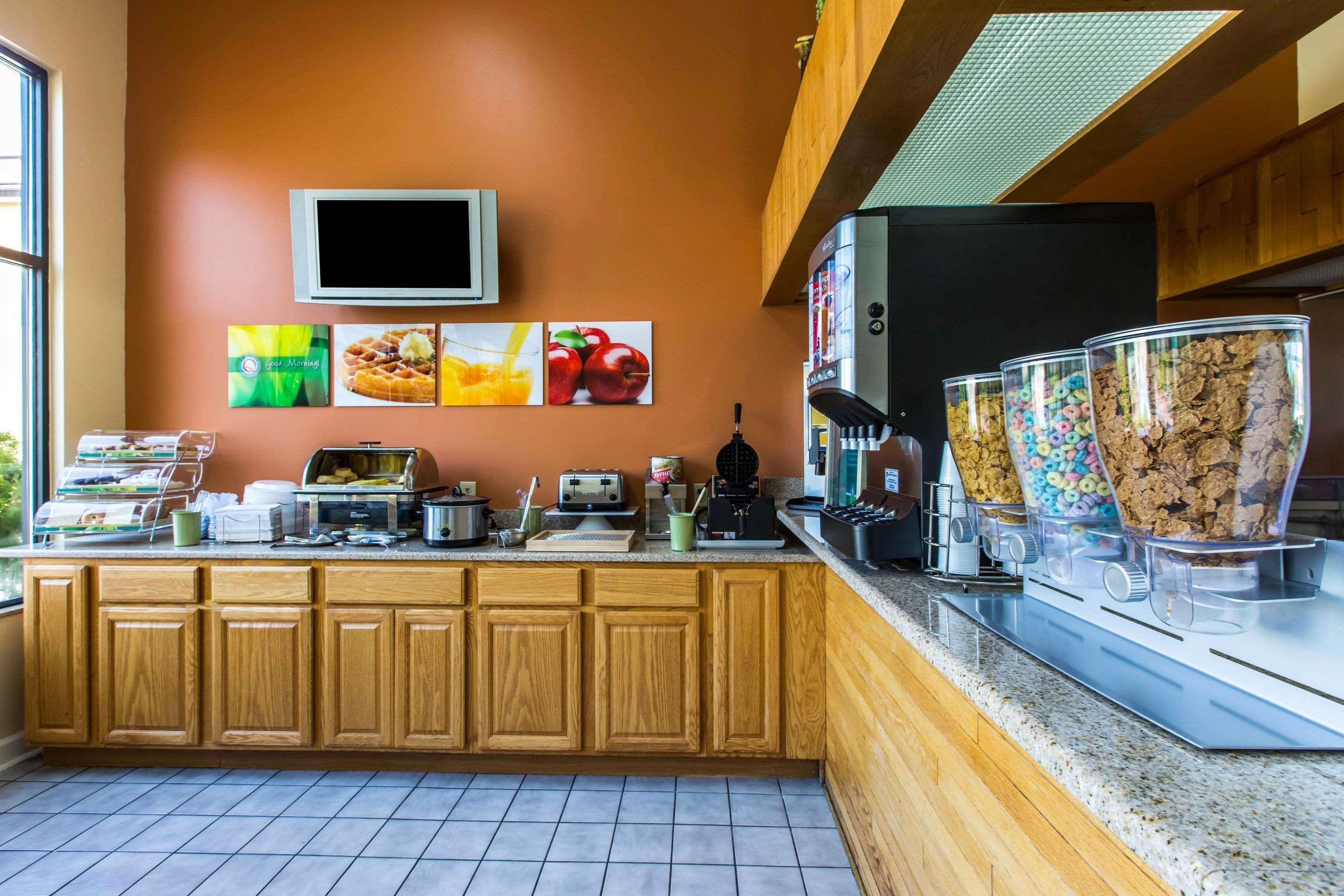Quality Inn West Of Asheville Canton Exterior photo